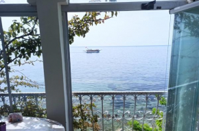 Amazing House with Balcony and Mesmerizing View Right Next to the Sea in Kusadasi